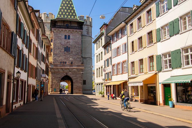 1 Hour express walk of Basel with a Local - Porte St. Alban and the medieval starting point