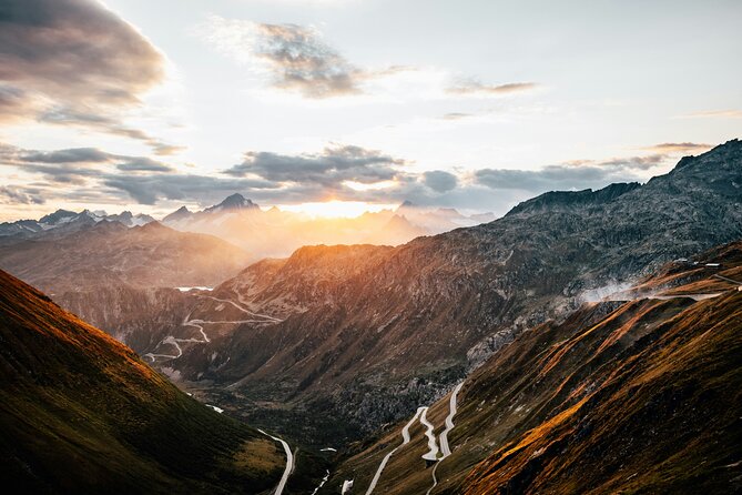 4-Day Swiss Alps Porsche Drive: Interlaken, Furka-Grimsel-Susten - Interlaken Between Two Lakes