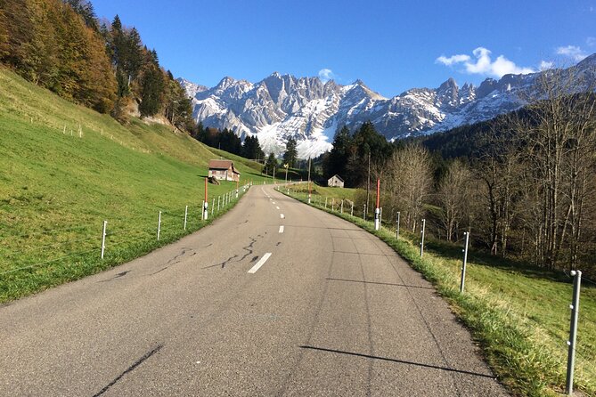 Alpine Tour Across Switzerland - From Gruyères to Thun through Gantrisch