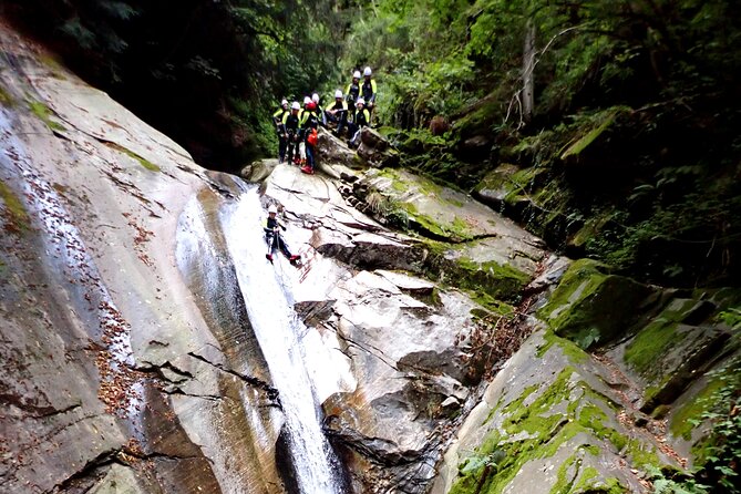 Basic Corippo Canyoning Experience in Valle Verzasca - Who should book this Corippo experience?