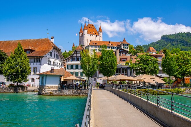 Beatus Caves, Panoramic Bridge, Nature Park Blue Lake and Lake Thun Cruise - Guide style, group size, and the pace