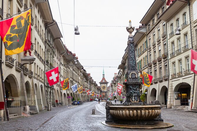 Bern Scavenger Hunt and Highlights Self Guided Audio Tour - Zahringerbrunnen and Nydegg Church add variety