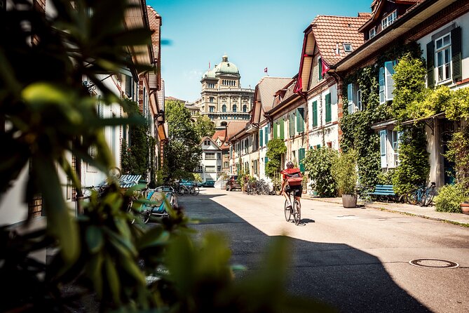 Bern Small-Group Day Trip from Zurich Including Cheese Tasting - Kambly Experience: a sweet stop in Trubschachen