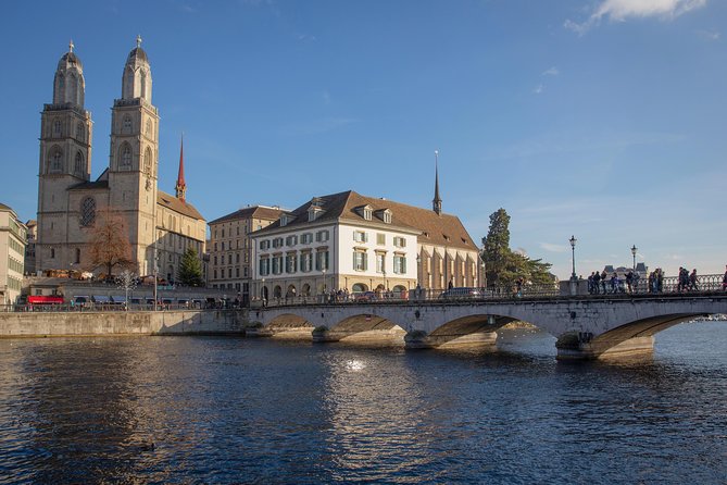Best of Zurich Tour with Felsenegg Cable Car and Ferry Ride - Why the city-to-mountain route works