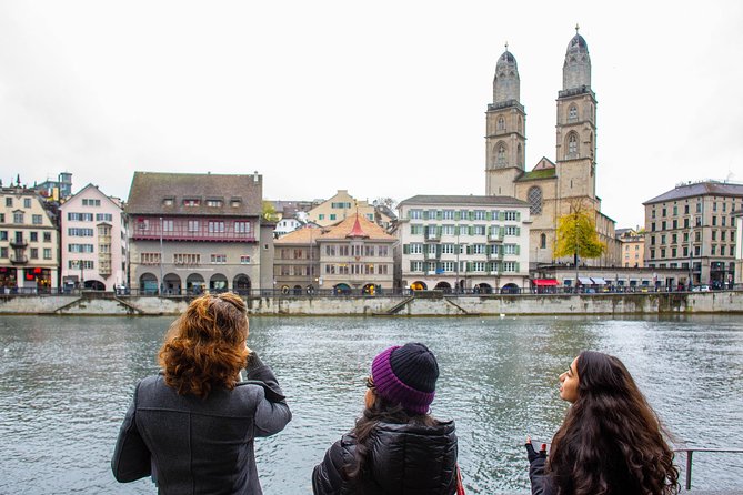 Best of Zurich Tour with Felsenegg Cable Car and Ferry Ride - Guide quality and bilingual commentary