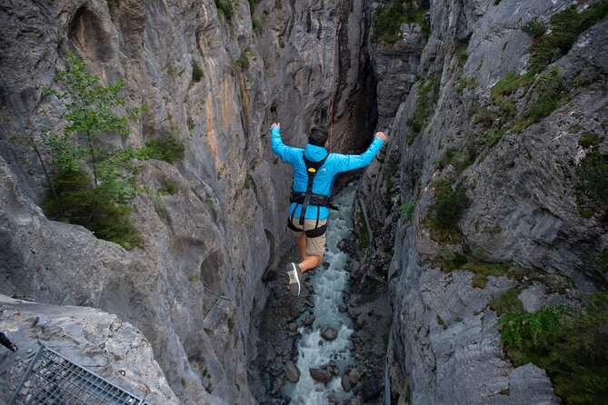 Canyon Swing with OUTDOOR - Guides Matt and Rion Set the Tone