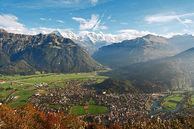 Canyoning in Interlaken from Zurich - Close guide support in the canyon