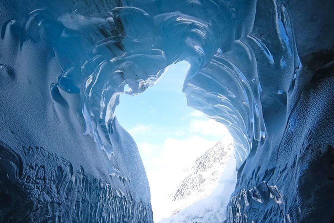 Chamonix & Mont Blanc Guided Day Trip with SkyView Panoramic bus - Currency, passports, and practical preparation