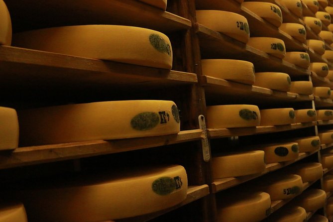 Cheese, Chocolate and Wine in the Bern Region from Luzern - Key points at a glance