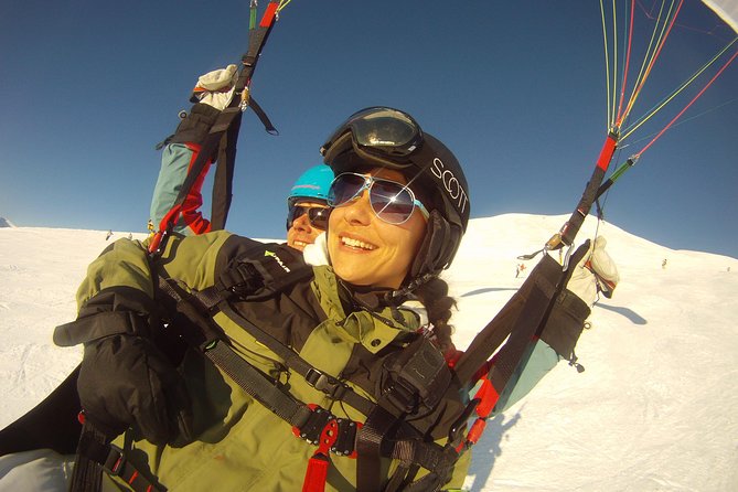 Davos Absolutely Free Flying Paragliding Tandem Flight 1'000 Meters High - Who Will Enjoy This Flight Most