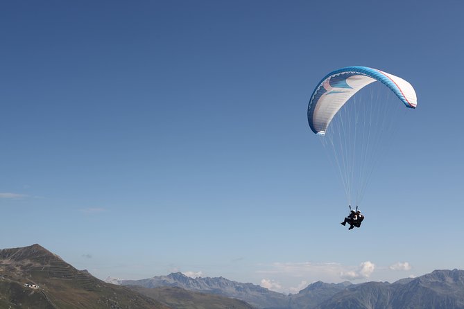 Davos Paragliding Private Tandem Pilot Half Day - Meeting at Davos Platz, not at your hotel