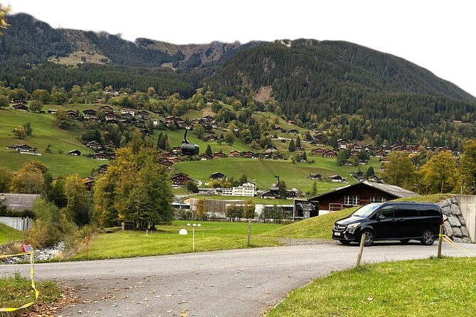 Day trip to Swiss Villages from Zurich - Small Group Tour by Car - Brienz and the turquoise lake