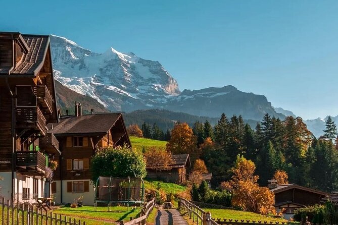 Easy countryside tour in Swiss Alps - kids friendly - Staubbachbankli Wengen and its animal enclosures