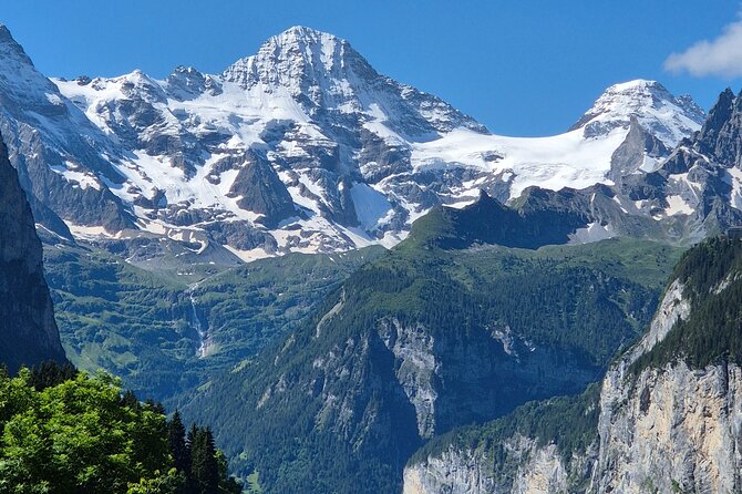Easy countryside tour in Swiss Alps - kids friendly - Facing the Lauberhorn ski course