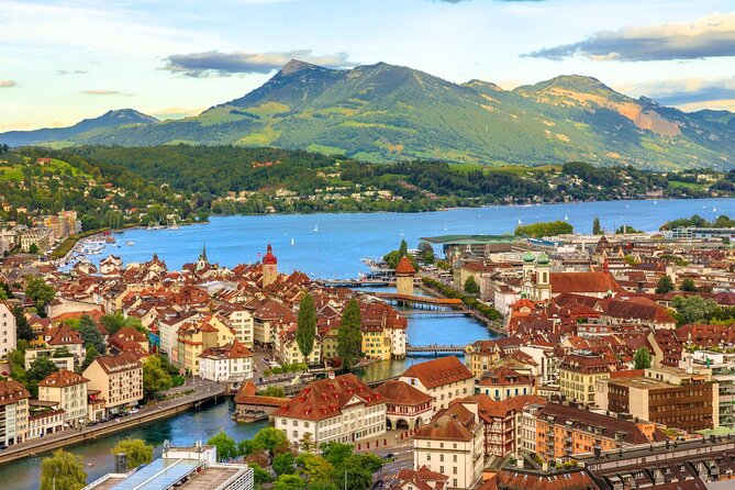Exclusive Panoramic Train Journey though the Heart of Swiss - Lucerne in 45 minutes: three famous sights