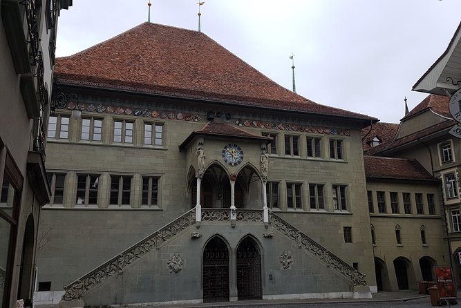 Exploring Bern City: Swiss Capital Private Walking Half-Day Tour - Pause at the Münsterplattform