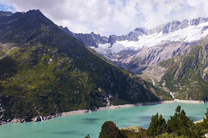 Full-Day Hiking Swiss Alps and Lake swim with Pick-up - Robbe’s guiding style and the personal touches