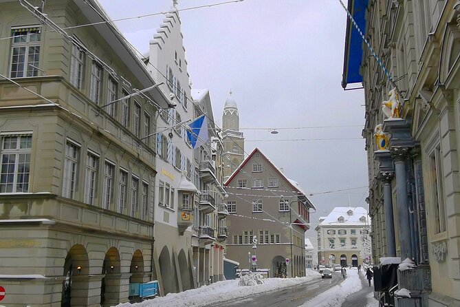 Full-Day Private Zurich Sightseeing Tour and Chocolate Tasting - Swiss picnic by Lake Zurich