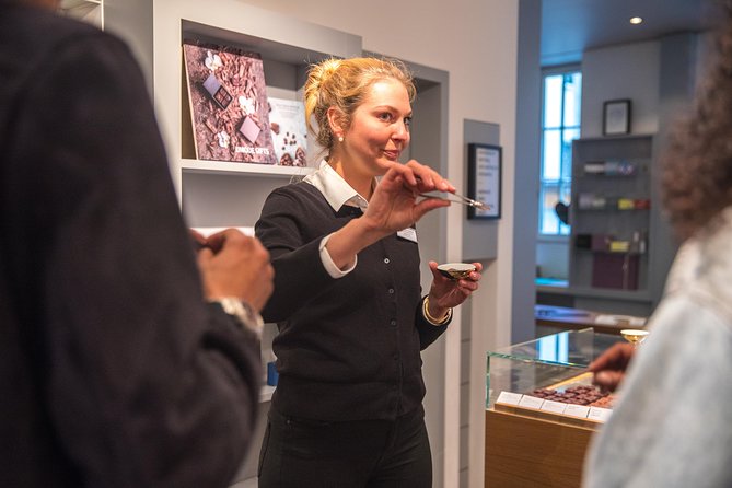 Geneva Chocolate tasting Tour in a Private TaxiBike - La Bonbonnière: finish with hot chocolate
