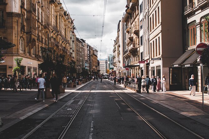 Geneva Private Walking Tour with a Local - Starting at Bourg-de-Four Square
