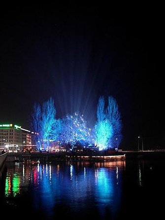 Geneva Scavenger Hunt and City Highlights Walking Activity - Key points at a glance
