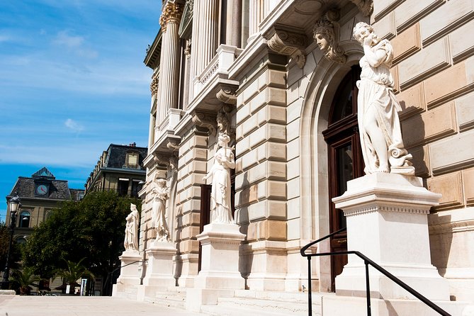 Geneva Walking Tour for your private group with an official guide - St. Peter’s Cathedral, Geneva’s central landmark