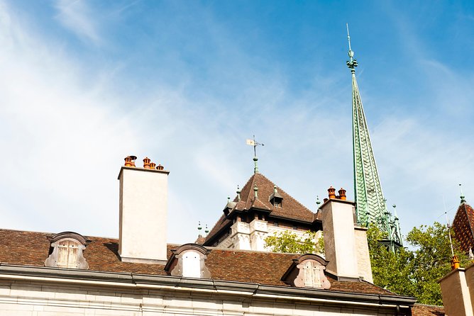 Geneva Walking Tour for your private group with an official guide - The Monument to the Reformation
