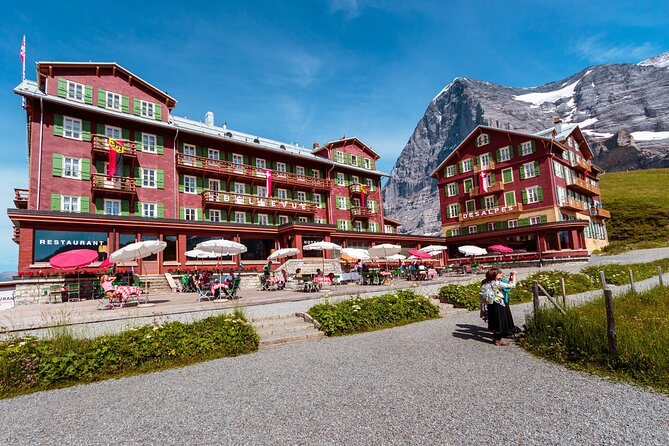 Grindelwald -Kleine Scheidegg-Lauterbrunnen Small Group Day Trip - What the guide adds to a route you could technically do alone
