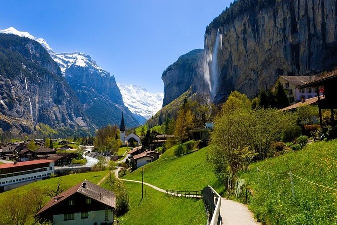 Grindelwald, Lauterbrunnen Lungern Interlaken Semi-Private - Lake Lungern begins the day with clear blue water