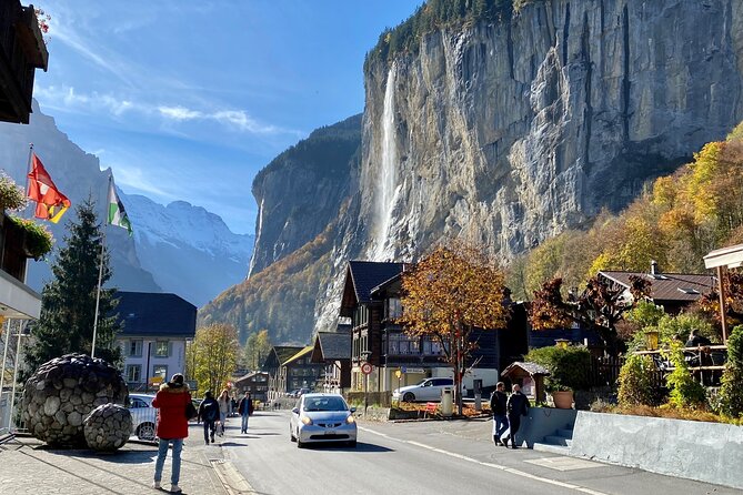 Grindelwald, Lauterbrunnen & Mürren Private Day Trip from Zurich - Lauterbrunnen brings the waterfalls close