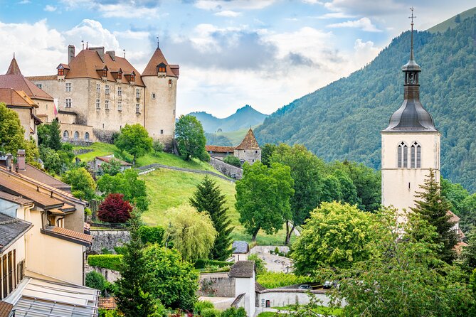 Gruyères, Cheese Factory & Maison Cailler Day Trip from Bern - Two and a half hours in medieval Gruyères