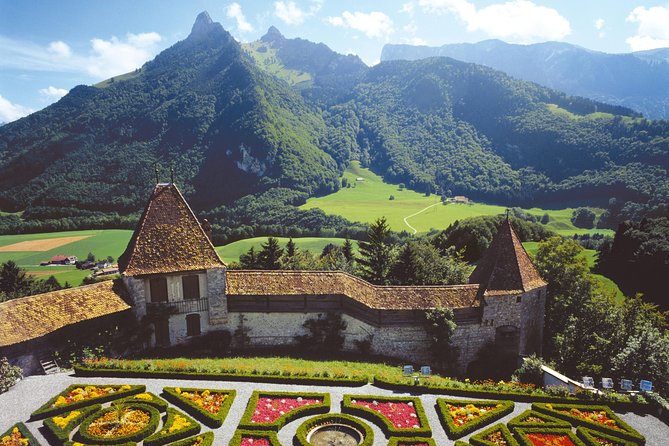 Gruyères Tour from Geneva With Train, Chocolate and Cheese - The GoldenPass train from Montreux