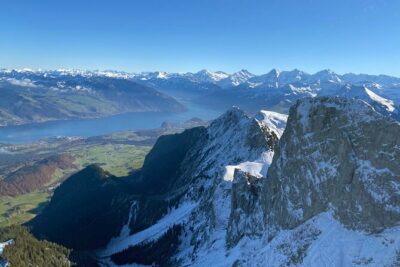 Helicopter tour to the Stockhorn mountain, with great view to the Swiss Alps