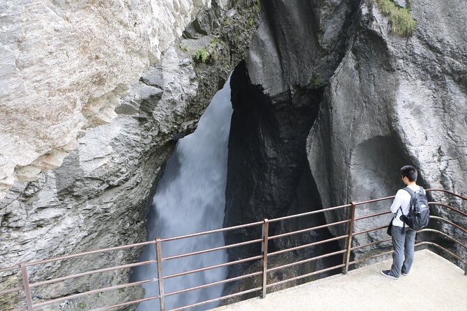 Interlaken Full-Day Highlights Tour with a Local by Private Car - St. Beatus Caves above Lake Thun