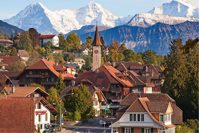 Interlaken: Private Car Tour to Swiss Villages, Capital & Castles - Bern in 90 minutes: a quick taste of the capital