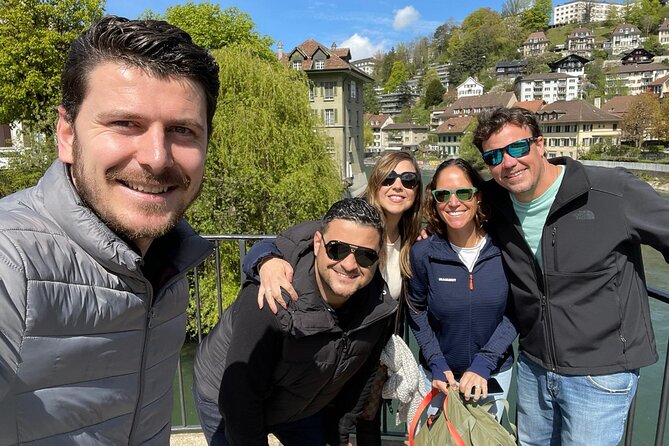 Interlaken: Private Car Tour to Swiss Villages, Capital & Castles - Oberhofen: a short castle visit with a practical warning