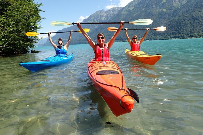 Kayak Tour of the Turquoise Lake Brienz - Why Lake Brienz looks so blue from a kayak