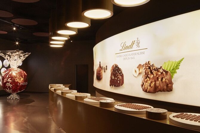 LINDT Home of Chocolate, Cruise On Lake Zurich And Old Town Walking Tour - Returning by bus to Bahnhofstrasse