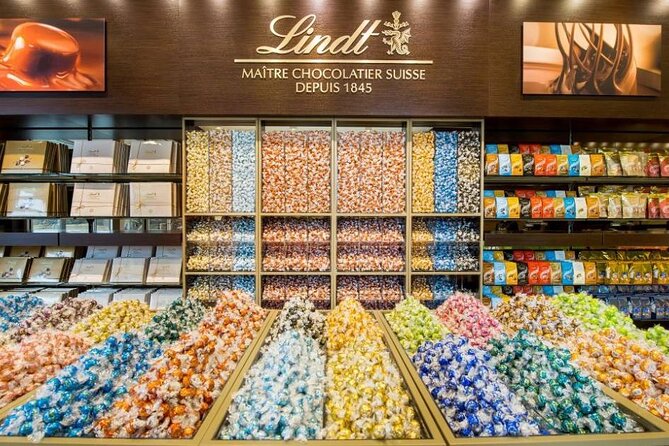 LINDT Home of Chocolate, Cruise On Lake Zurich And Old Town Walking Tour - The one-hour Old Town walk