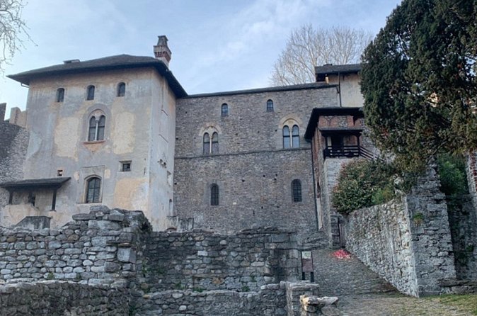 Locarno Scavenger Hunt and Sights Self-Guided Tour - A tour that lets you set the pace
