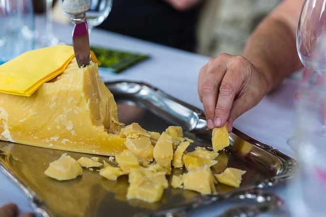 Lucerne CH Experience: Cheese, Chocolate, Chapel Bridge & Château - The optional one-hour Lake Lucerne cruise