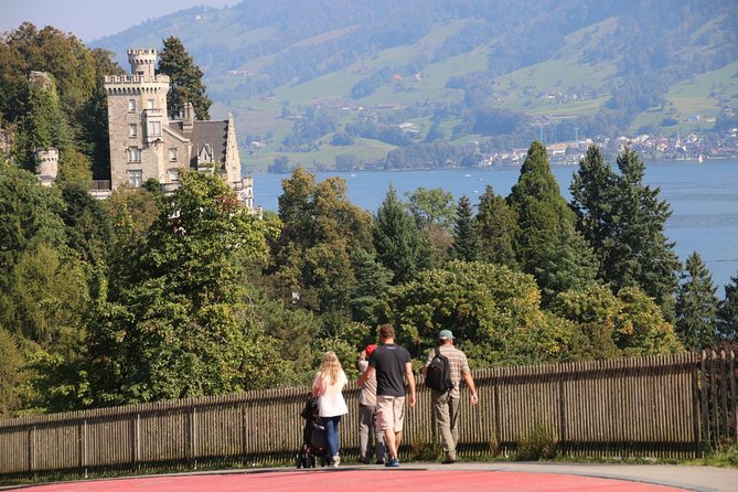 Lucerne Lakeside and Villas Private Walking Tour - Leaving Lucerne by bus for Meggen