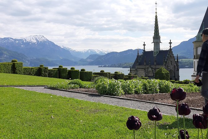 Lucerne Lakeside and Villas Private Walking Tour - Walking beside Lake Lucerne and the Alps