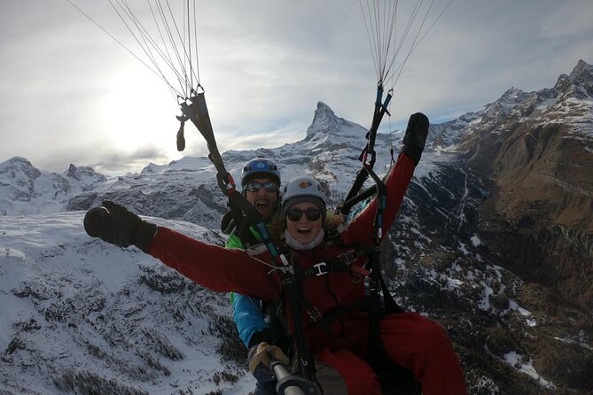 Matterhorn Paragliding flight in Zermatt (20-25min) - Why flying above Zermatt changes the Matterhorn view