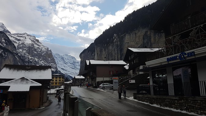 Mt. Schilthorn & Mürren Small Group Day Trip from Interlaken - Leaving Interlaken by train at 9:15