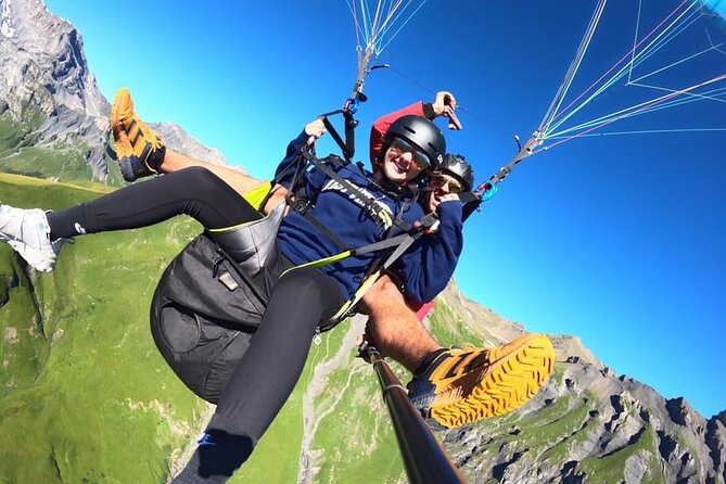 Mürren Lauterbrunnen: Paragliding Panorama Tandem Flights - Mürren from above