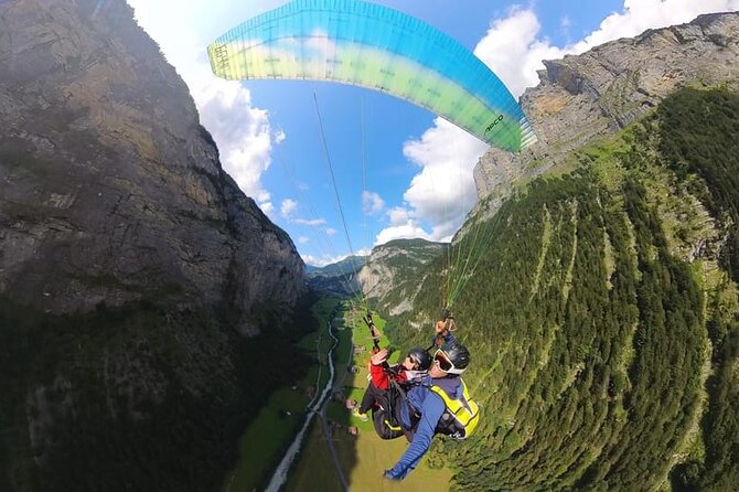Mürren Lauterbrunnen: Paragliding Panorama Tandem Flights - Murrenbachfall and the waterfalls below