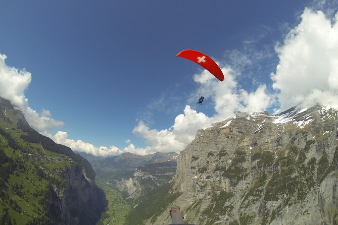 Mürren: Paragliding over the Lauterbrunnen Valley - Weather, clothing, and physical demands