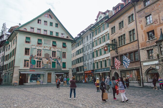 Official Guided City Tour of Lucerne - What the guides add to the experience