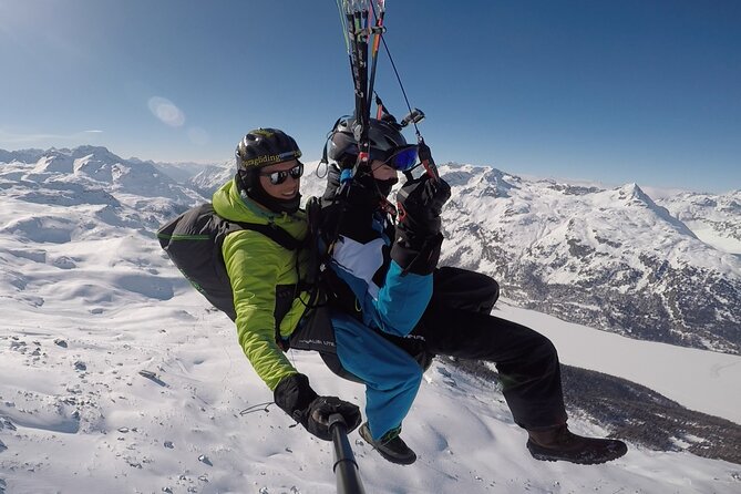 Paragliding Tandem Flights in Engadin - Video cameras and the memory of the flight